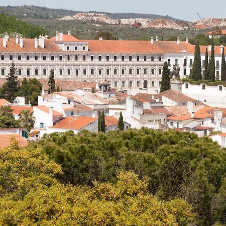 Alentejo Marmoris Hotel & Spa, A Small Luxury Hotel Of The World Vila Viçosa Zewnętrze zdjęcie The Convent of the Order of Christ, the first university of Portugal