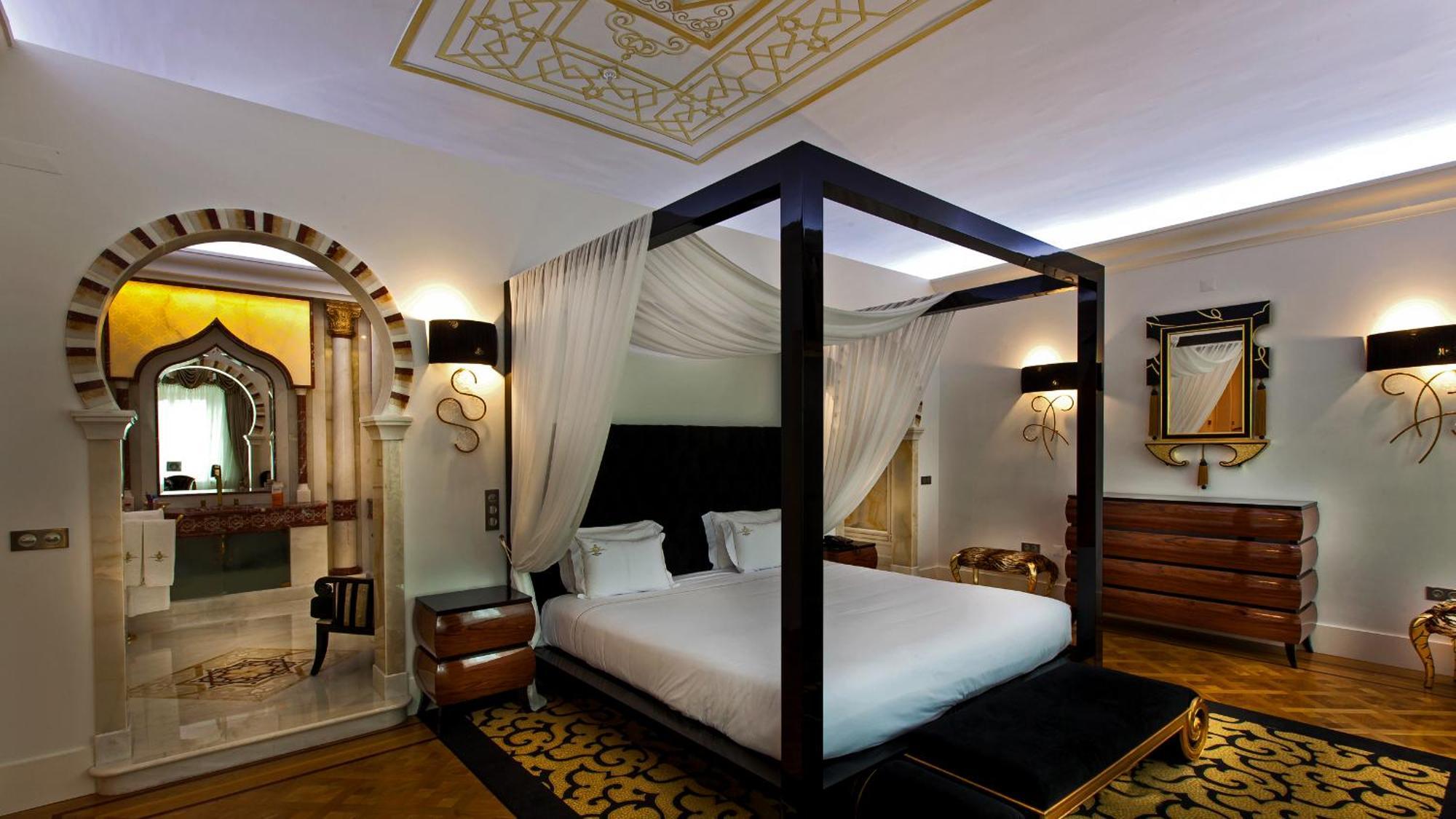 Alentejo Marmoris Hotel & Spa, A Small Luxury Hotel Of The World Vila Viçosa Zewnętrze zdjęcie A bedroom at the Taj Mahal Palace